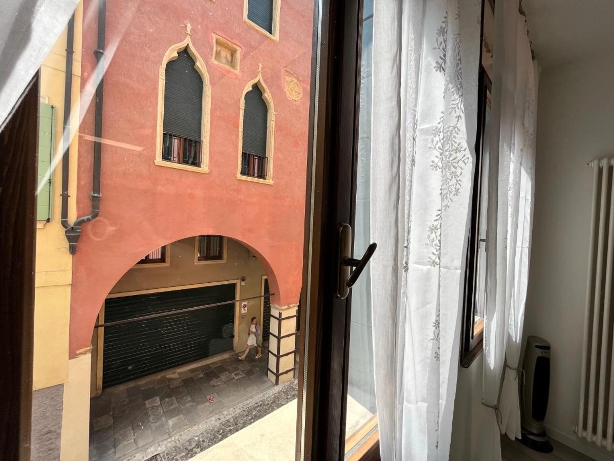 Appartamento Ai Portici Di Via Savonarola Padova Exterior photo