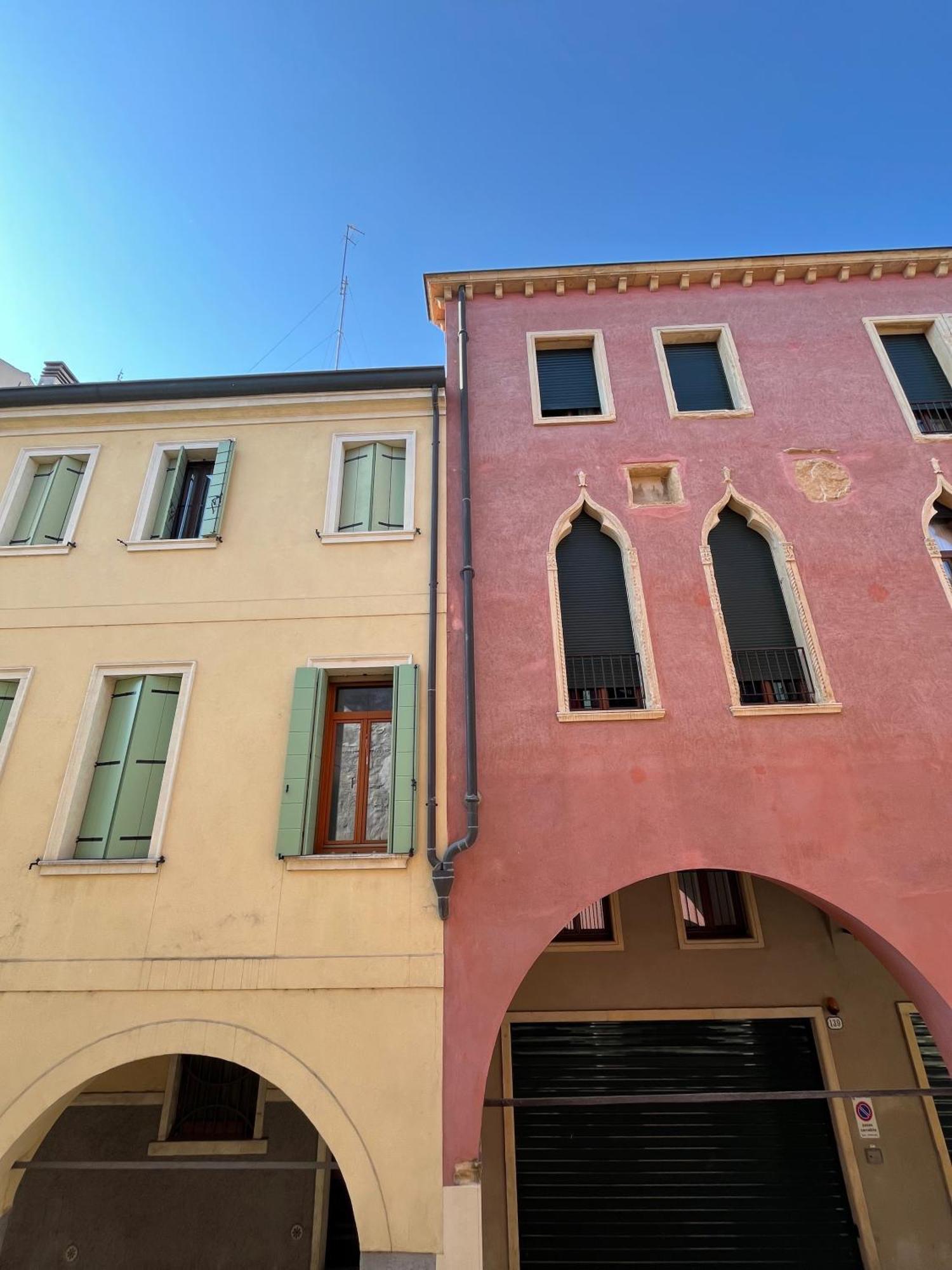 Appartamento Ai Portici Di Via Savonarola Padova Exterior photo